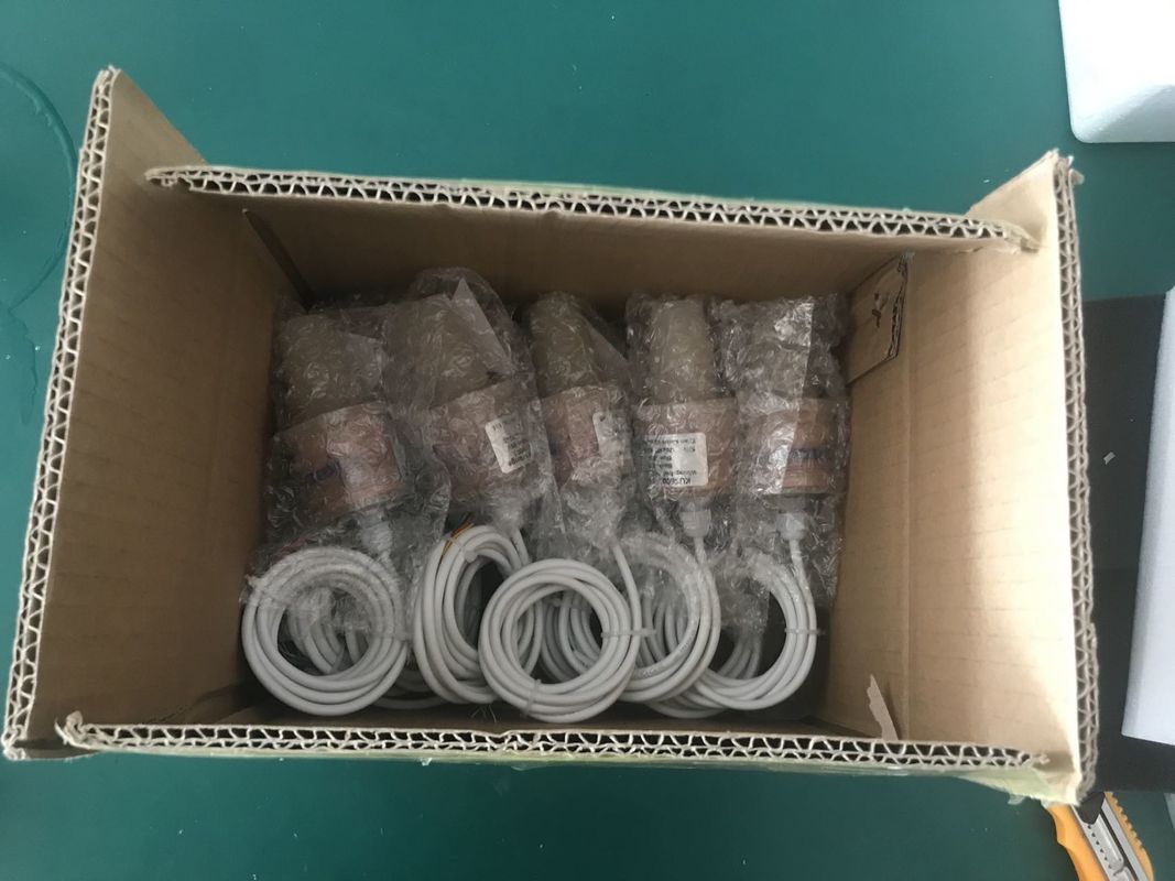 Capteur de niveau ultrasonique de haute précision de 12 V avec sortie RS485 et étanche IP68 pour la mesure du niveau du réservoir d'eau