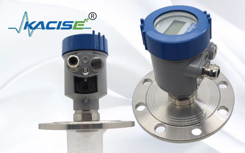 Capteur de niveau radar FMCW sans contact 80 GHz avec une précision de 1 mm et une protection IP67 pour les réservoirs de stockage de boues