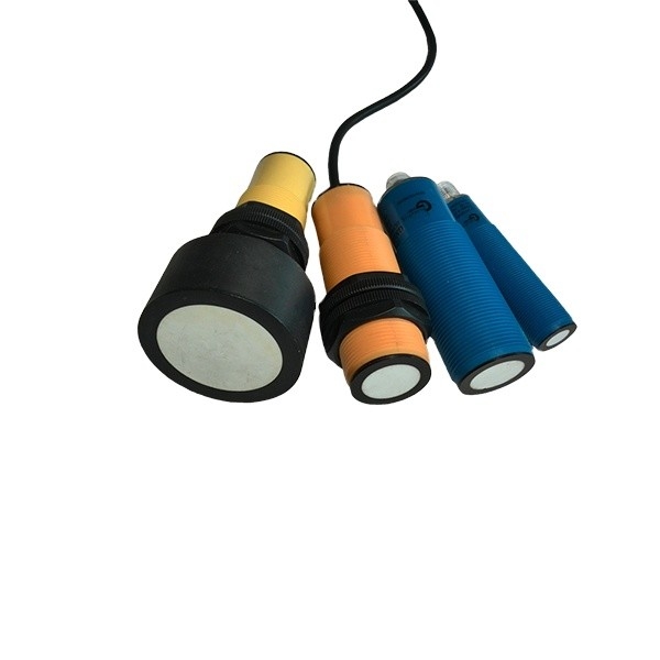 Capteur de niveau ultrasonique 3m pour le niveau de l'eau avec sortie analogique 4-20mA, 0/1-5V, 0/1-10V optionnel