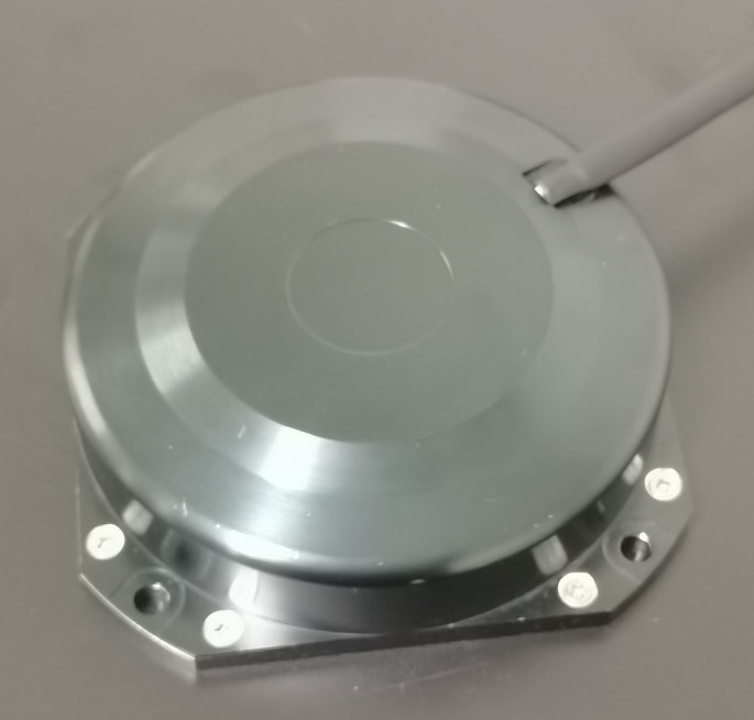 < 6 W Puissance à l'état stable Gyroscope à bas décalage de haute précision ≤ 0,001°/H Dérive de biais