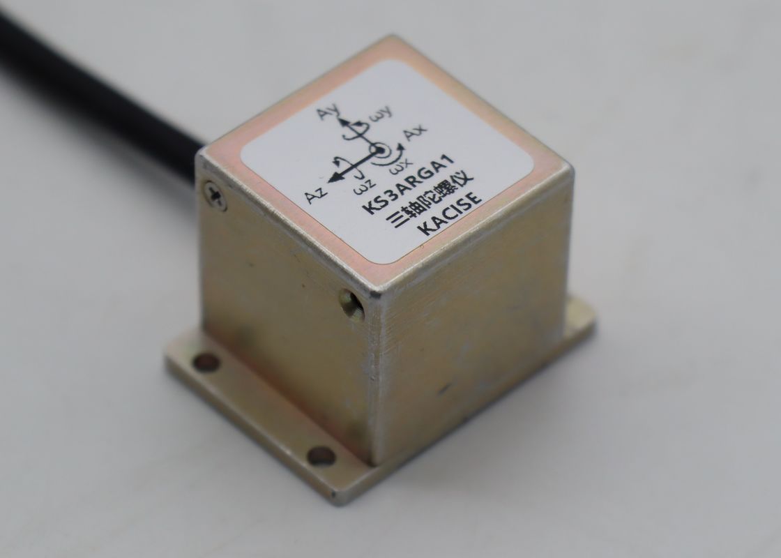 Capteur de gyroscope électronique universel à trois axes avec démarrage rapide non linéaire ≤ 0,05%FR ≤ 20 ms et large plage de température -45 ̊ + 80 °C