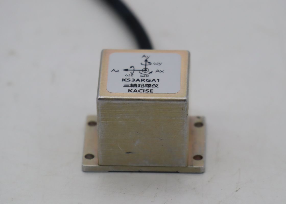 Capteur de gyroscope électronique universel à trois axes avec démarrage rapide non linéaire ≤ 0,05%FR ≤ 20 ms et large plage de température -45 ̊ + 80 °C