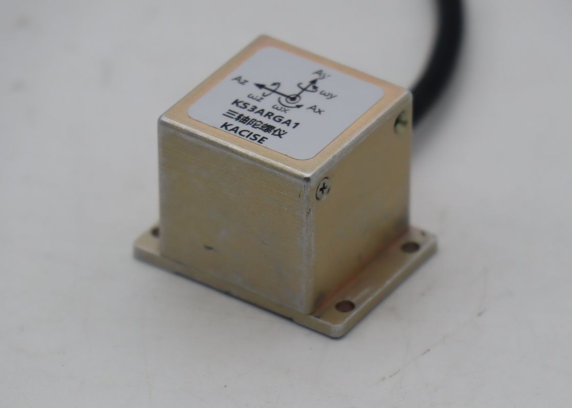 Capteur de gyroscope électronique universel à trois axes avec démarrage rapide non linéaire ≤ 0,05%FR ≤ 20 ms et large plage de température -45 ̊ + 80 °C