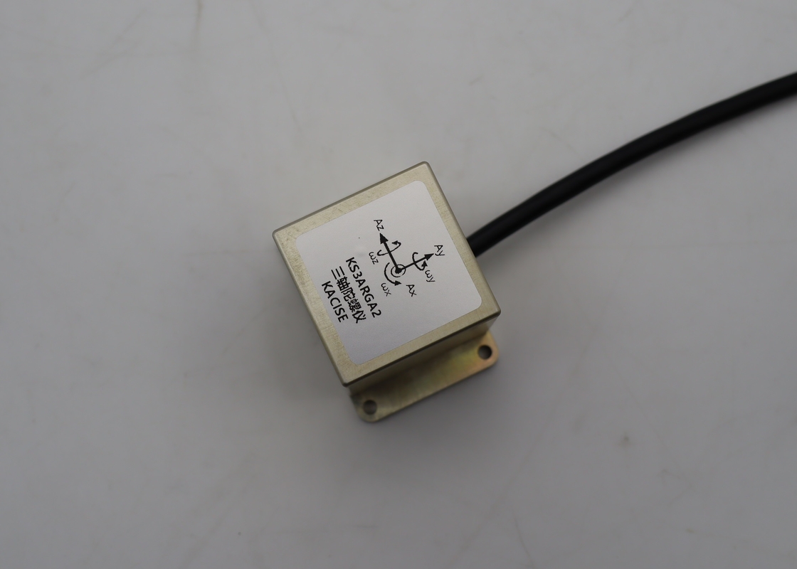Mems, capteurs gyroscopiques pour systèmes de stabilisation de robots ou de caméras de taille 43x30,5x30,5 mm et poids ≤ 50 g