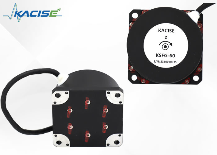 Capteur de gyroscope à fibre optique pour systèmes de navigation avec coefficient de marche aléatoire ≤ 0,01 ((o/h1/2) et dérive de biais ≤ 0,1 ((°/h)