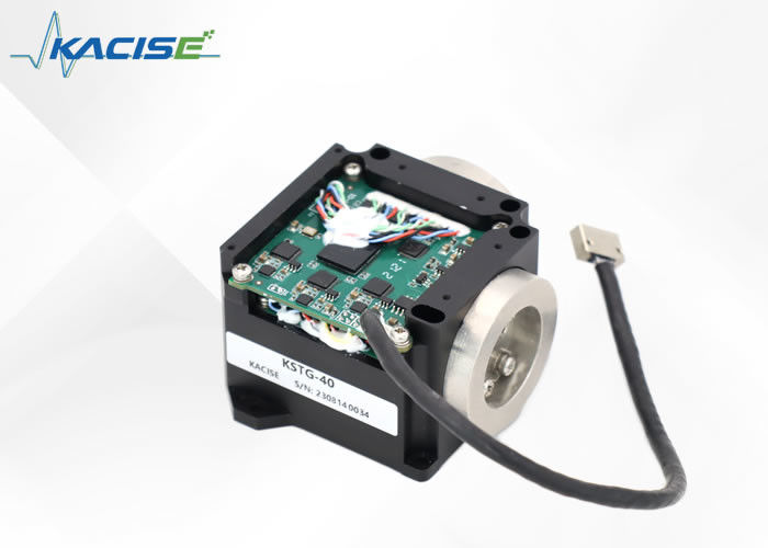 Capteur de gyroscope à fibre optique avec une plage dynamique de ± 500 (°) /s, une température de fonctionnement de -45 ̊+70 (°C) et une sortie numérique RS422
