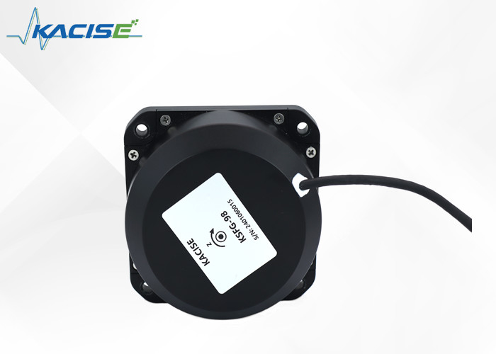 Des gyroscopes optiques et des capteurs de vitesse angulaire sont utilisés dans l'UMI avec une plage dynamique de ±300(°) / S