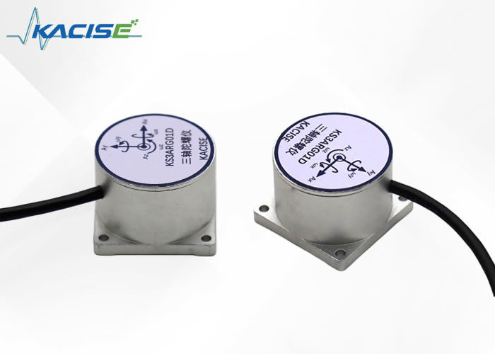 Sensor gyroscopique MEMS à accélération tolérée de 10000 g avec une portée de ± 300°/s et un temps de réponse de 0,1 ms pour les systèmes de navigation