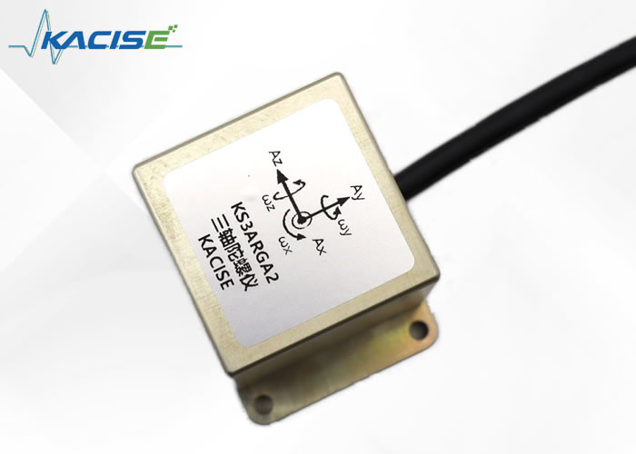 Capteur gyroscopique MEMS pour l'électronique automobile, tension de sortie de 0,66 à 2,64 V, stabilité à zéro biais de 12°/h