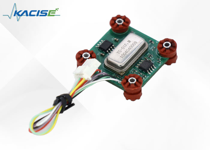 Capteur de débit de quartz MEMS avec large bande de fréquences pour robot avec temps de démarrage < 2s