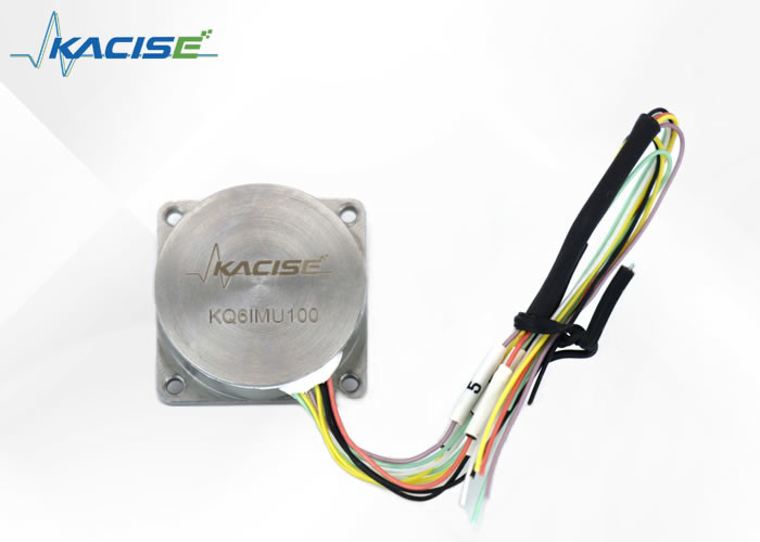 Capteur de gyroscope électronique de précision pour environnements difficiles avec interface RS422 et tolérance aux vibrations de 6,06 G