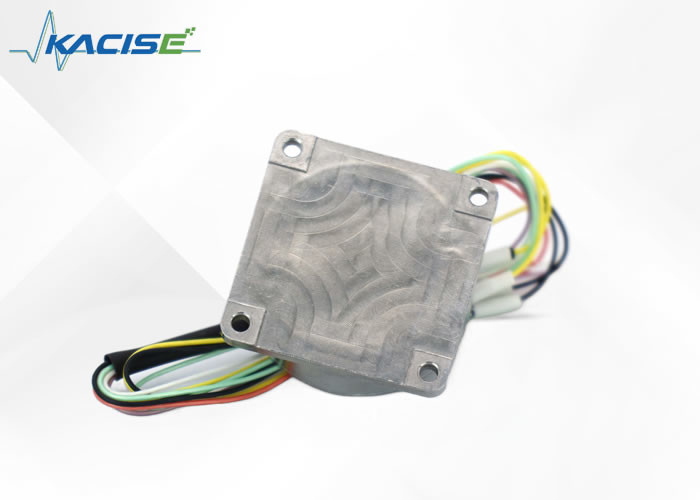 Capteur de gyroscope électronique de précision pour environnements difficiles avec interface RS422 et tolérance aux vibrations de 6,06 G