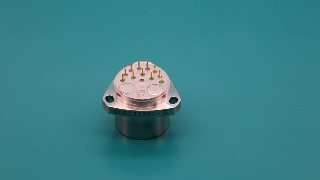 Capteur d'accélération au quartz pour unités de mesure inertielle à résolution < 1 μg et sensibilité à la température de biais ≤ 10 μg/°C
