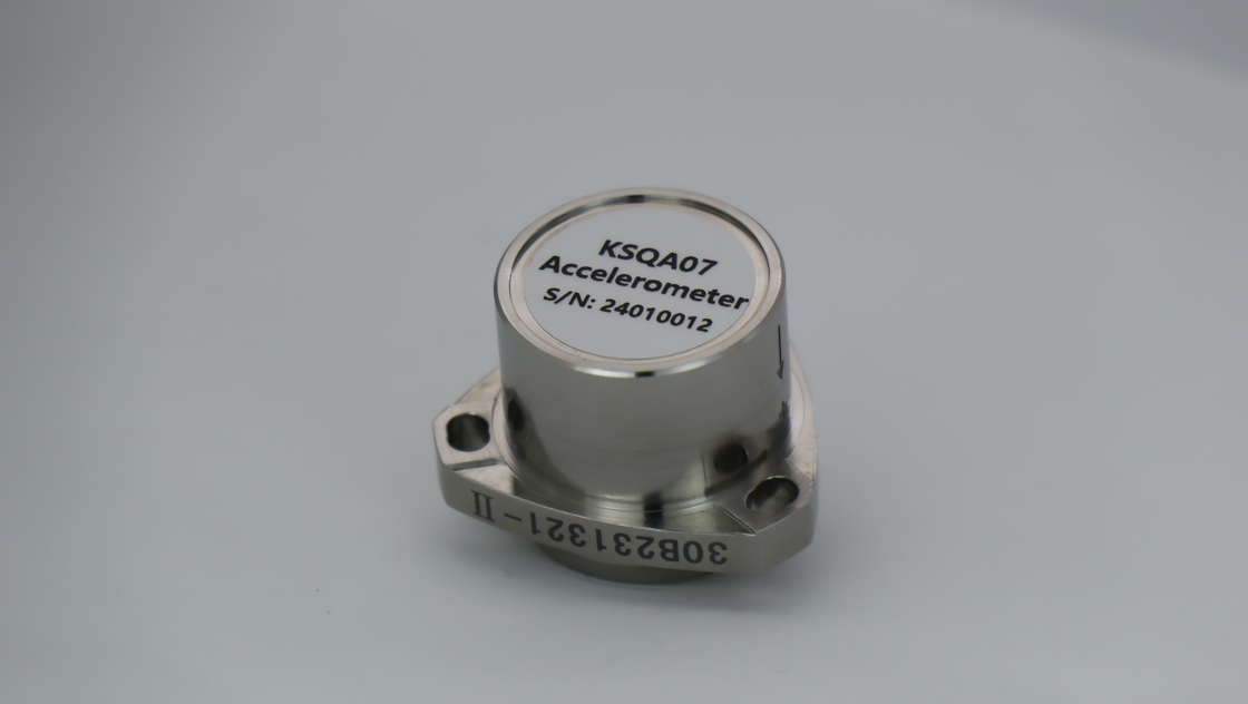 Résolution et seuil < 1 μg Les accéléromètres à quartz sont utilisés dans les systèmes de surveillance des vibrations