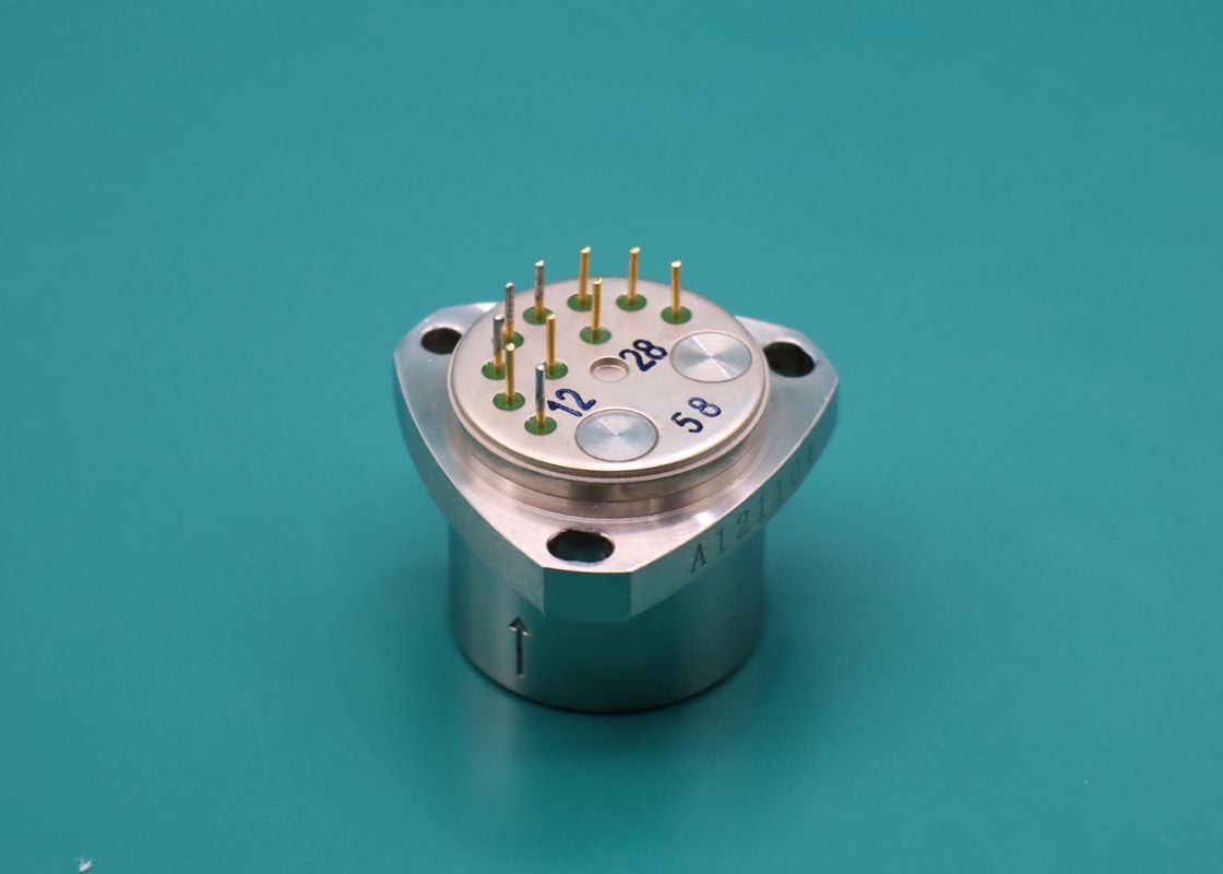 Accéléromètre à quartz flexible avec facteur d'échelle de 1,2 à 1,6 mA/g, résistance aux chocs de 100 g et sensibilité < 1 μg pour des applications de précision