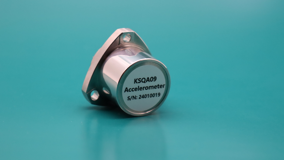 Accéléromètre analogique de précision pour la surveillance des vibrations ultra sensibles, tension de puissance ± 12 ~ ± 18 V CC