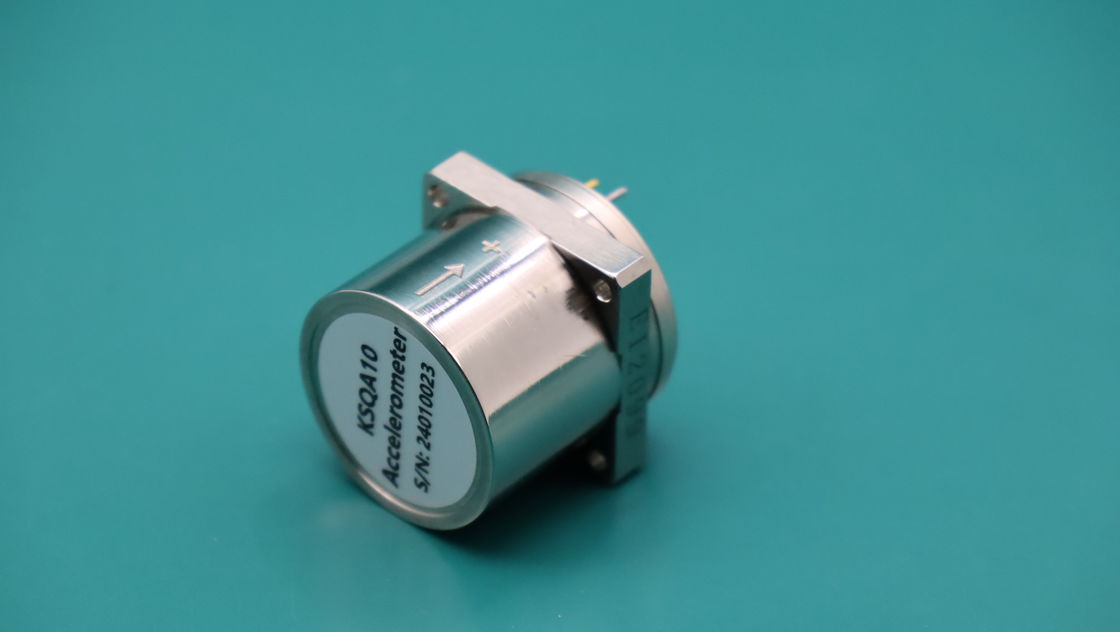 Accéléromètre flexible à quartz avec plage d'entrée de ± 20 g, seuil ≤ 5 μg et sinus de crête de vibration de 15 g pour l'aérospatiale