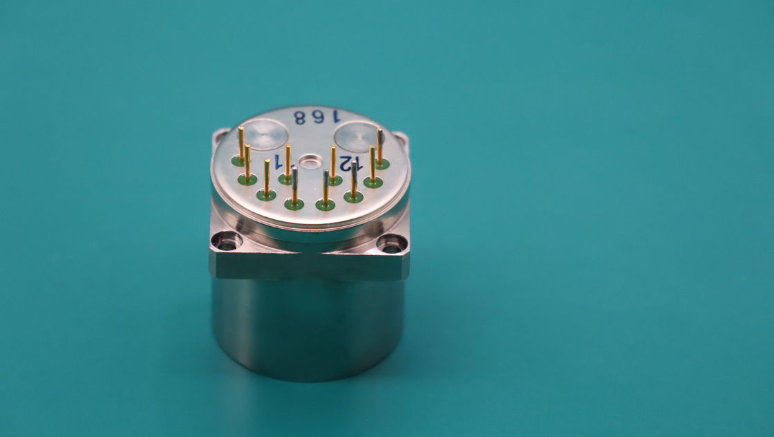 Accéléromètre flexible à quartz de haute précision avec une résistance aux chocs de 100 g et une large plage de températures de fonctionnement de -45 °C à +80 °C