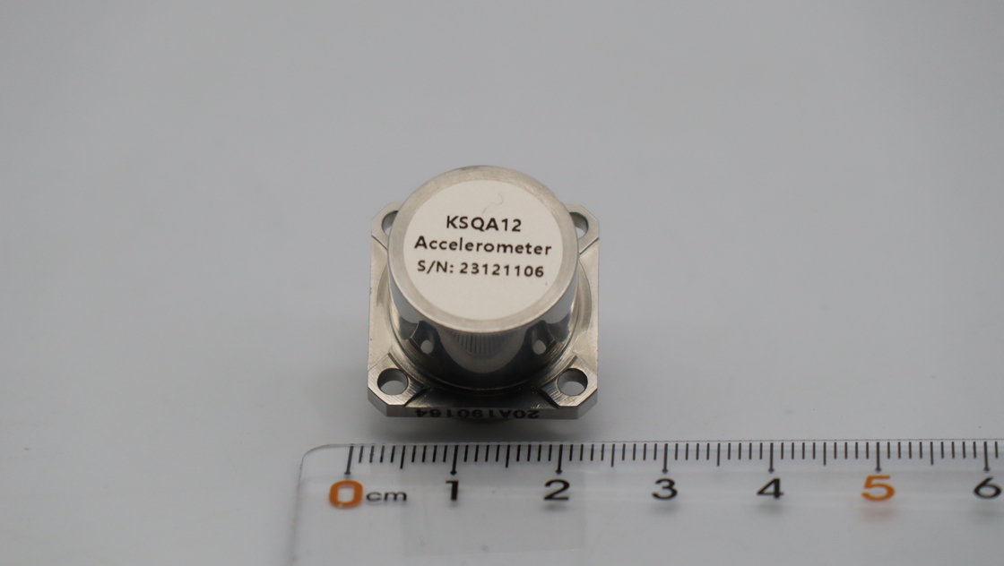 Sensor à accéléromètre élevé pour tension de puissance ±12~±18V CC et facteur d'échelle0,6~1,3mA/g