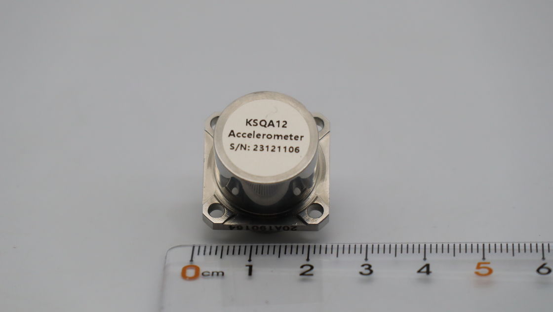Capteur d'accéléromètre à quartz flexible avec une puissance en courant continu de ±12 à ±18 V, un facteur d'échelle de 0,6 à 1,3 mA/g et un biais de ≤5 mg pour la mesure de précision