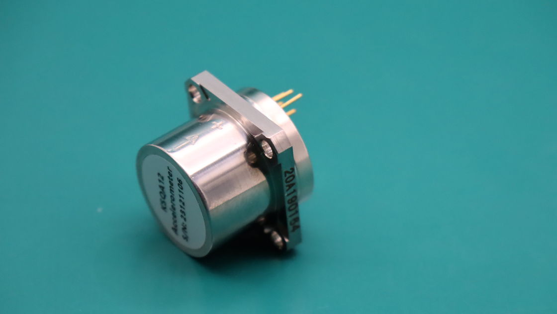 Accéléromètre à quartz flexible de haute précision avec une plage d'entrée de ± 30 g à ± 80 g, une sensibilité à la température ≤ 60 ppm/°C et un biais ≤ 5 mg