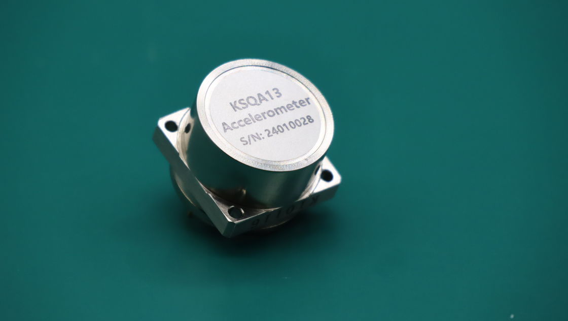 Capteur d'accéléromètre flexible au quartz avec une large plage de températures ≤ 10 mg pour des données de surveillance précise des vibrations