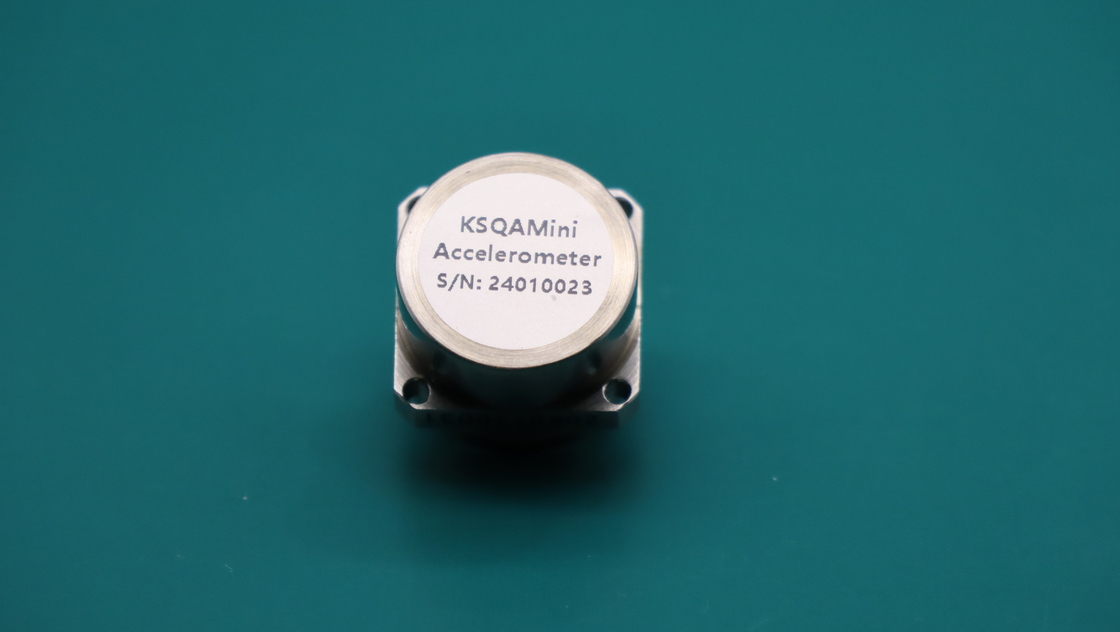 Sensor d'accéléromètre linéaire à haute précision à résistance aux chocs pour la surveillance des vibrations - large plage de température, choc 1000g