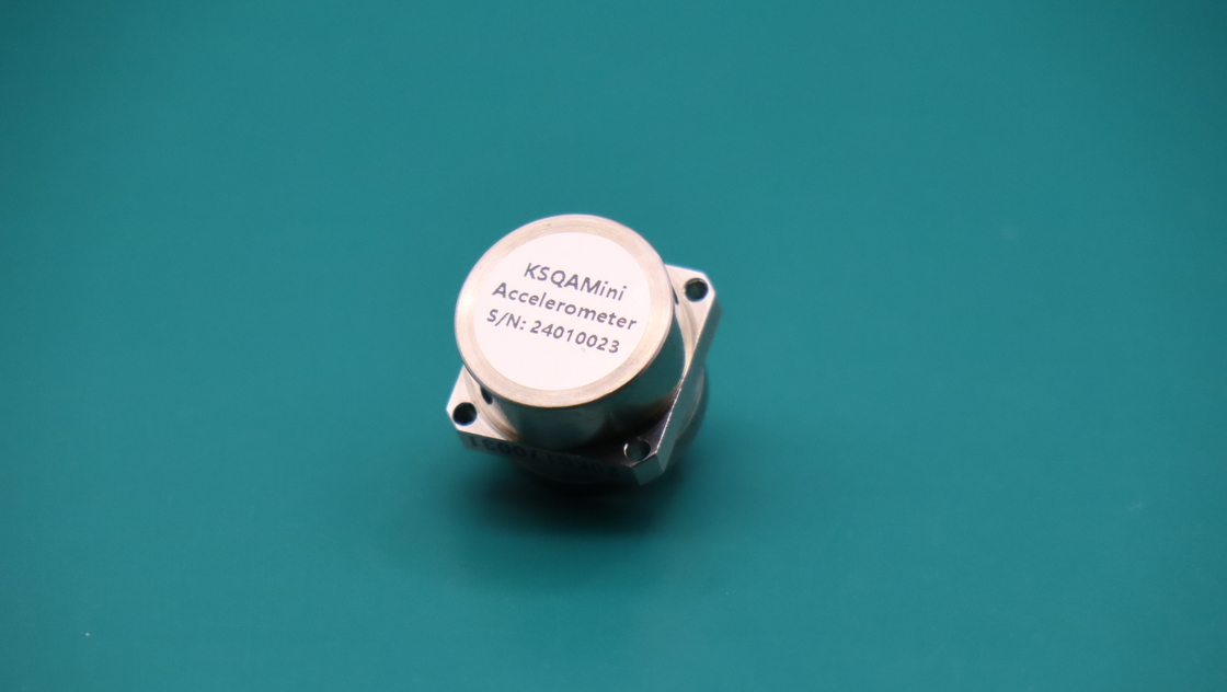 Sensor d'accéléromètre linéaire à haute précision à résistance aux chocs pour la surveillance des vibrations - large plage de température, choc 1000g