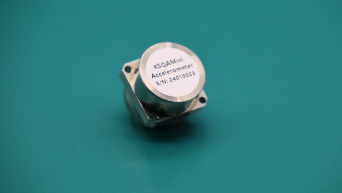 2.8 ~ 3.3mA/g Accéléromètre Capteur large plage de température Vibration pic sinus 20g 10Hz ~ 2000Hz