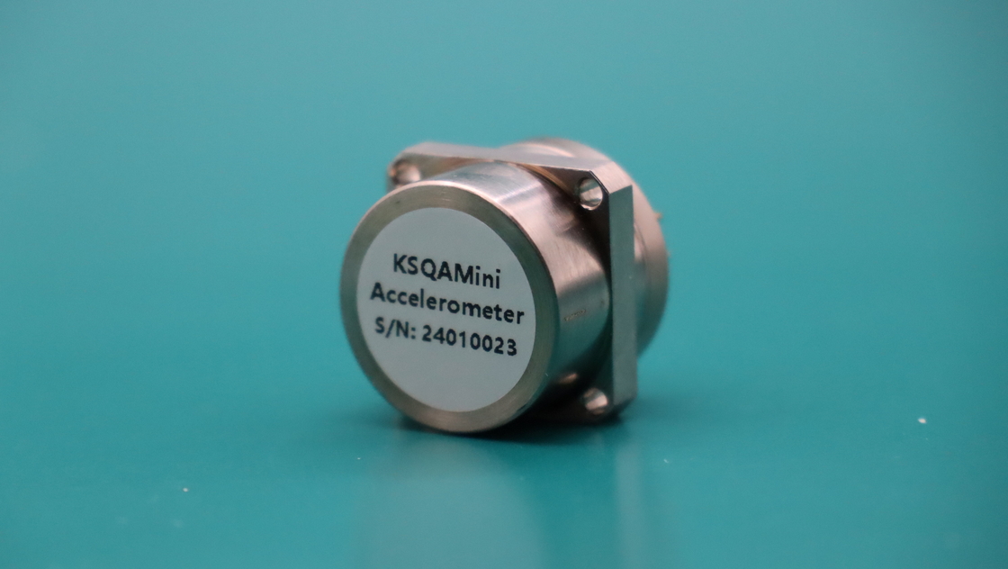 Capteur de vibration précis avec 20g de pointe sinus 2,3-3,5mA/g Facteur d'échelle -55°C+130°C Température de stockage
