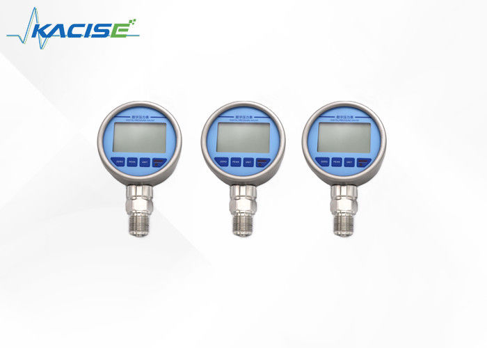Manomètre numérique de précision avec indice IP65, protection contre la surpression et grand rétroéclairage LCD