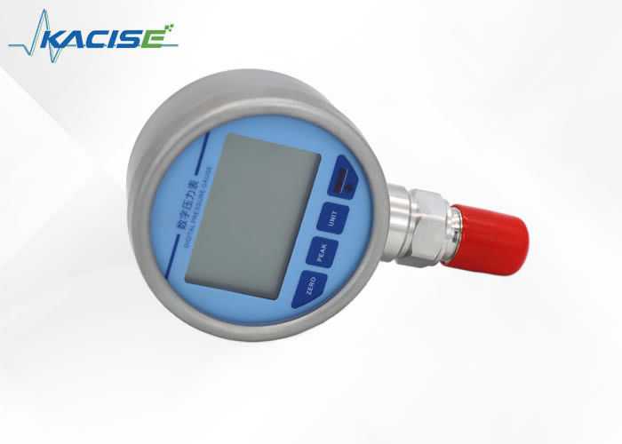 Manomètre numérique de précision avec indice IP65, protection contre la surpression et grand rétroéclairage LCD