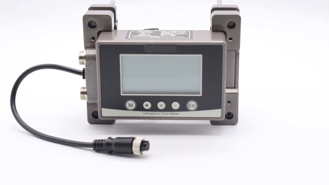 Modbus RS485 Communication Ultrasonomètre de débit avec conception à pinceau et LCD rétroéclairé 256*128
