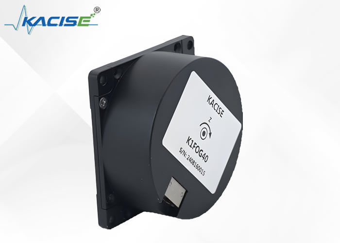 Gyroscope à fibre optique avec une plage dynamique ≤ 0,03°, une répétabilité de biais ≤ 0,03° et un facteur d'échelle ≤ 10 ppm, non linéaire pour la détection de vitesse angulaire