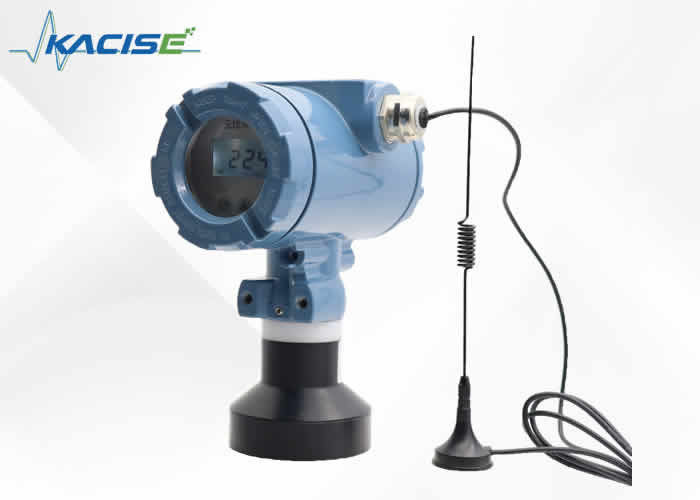 Capteur de niveau ultrasonique de 125 KHz IP65 PVC avec câble à 5 broches pour applications industrielles