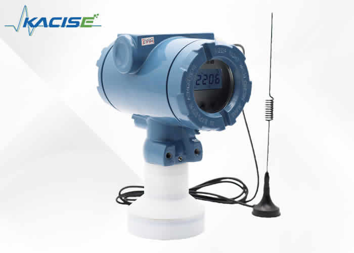 Capteur de niveau ultrasonique de 125 KHz IP65 PVC avec câble à 5 broches pour applications industrielles