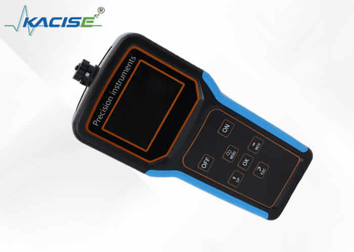 KDF2200 débitmètre à doppler portable de matériau en PVC Consommation d'énergie 2 W pour une mesure précise du débit
