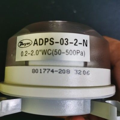 Dwyer ADPS-03-2-N Commutateur de pression différentielle réglable avec commutateur SPDT de type NEMA 13 avec boîtier et calibrage à double échelle