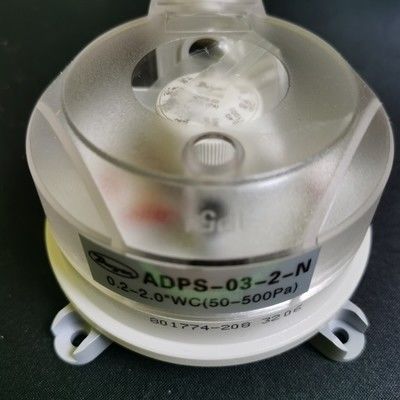 Dwyer ADPS-03-2-N Commutateur de pression différentielle réglable avec commutateur SPDT de type NEMA 13 avec boîtier et calibrage à double échelle