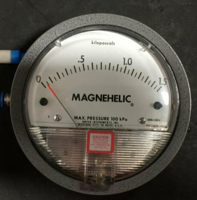 Dwyer 2000 1.5Kpa Manomètre différentiel de pression magnéhélique: La centrale de mesure de précision à 2% FS