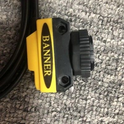 Capteur photoélectrique diffus QS18VP6D avec une portée de détection de 450 mm IP67 NEMA 6 Sortie PNP nominale et complémentaire