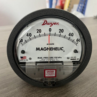Dwyer série 2000 manomètre différentiel à magnéhélice avec ± 2% FS précision et mouvement magnétique sans frottement pour 20-140 ° F Applications