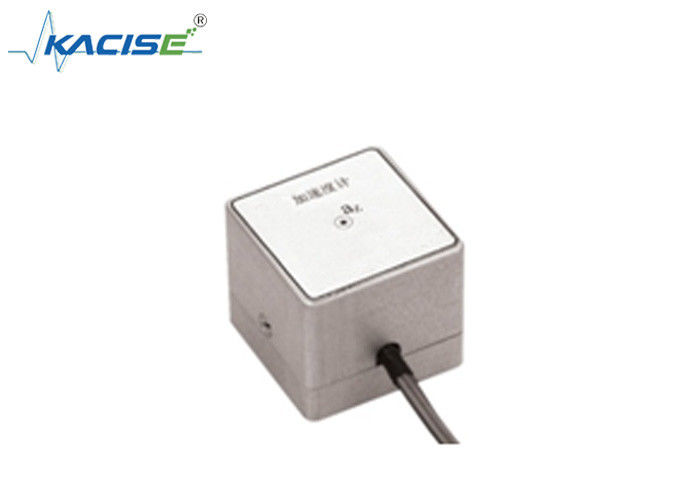 Capteur d'accéléromètre linéaire à aspiration magnétique avec module uniaxial et gamme de vibrations de ±10 g