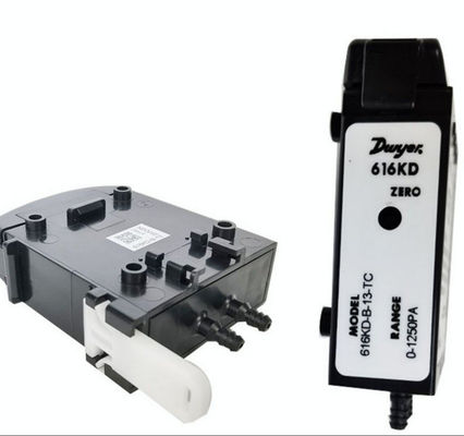Micro transmetteur de pression différentielle Dwyer série 616KD avec calibrage à une touche et sortie 4-20 mA pour une précision de ± 0,25 % FS