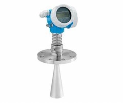 Capteur de niveau radar E+H FMR62B avec distance de mesure de 80 M, température de processus de -40…+200 °C et précision de +/- 1 mm