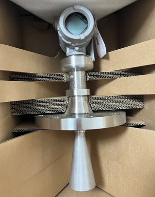 Émetteur de niveau Rosemount 5408 avec une précision ± 0,08, alimentation 4-20mA/HART et conformité SIS pour les applications industrielles