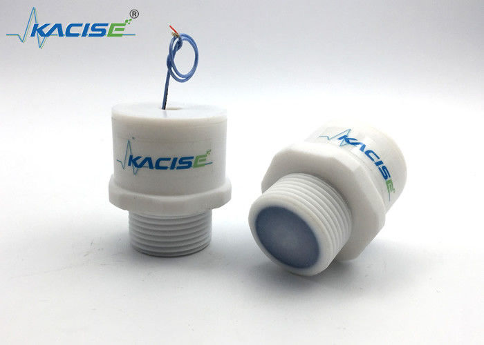 Capteur de niveau ultrasonique PTFE de qualité alimentaire avec résistance chimique et protection IP67 pour la mesure du niveau des fluides