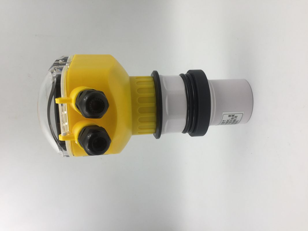 Petit capteur de niveau d'eau à ultrasons sans contact avec protection IP65 et sortie 4-20mA pour la mesure du niveau du réservoir de liquide