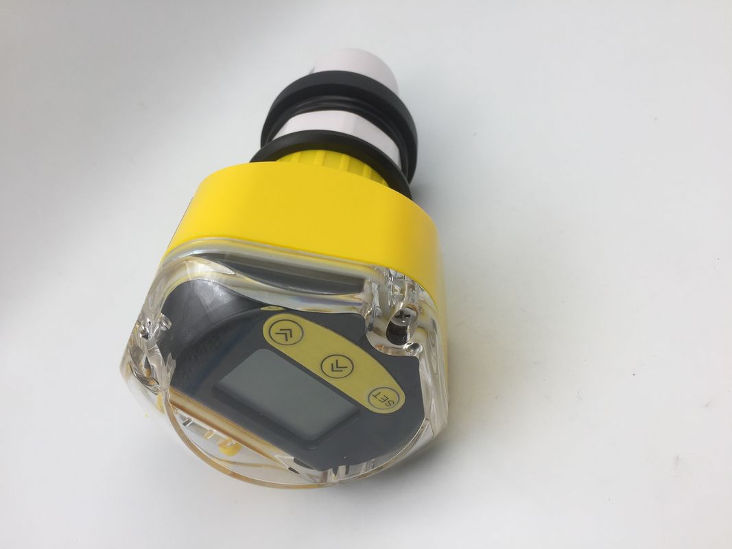Mesureur de niveau ultrasonique à haute précision à l'épreuve de l'explosion avec installation de fil pour la mesure du niveau sans contact