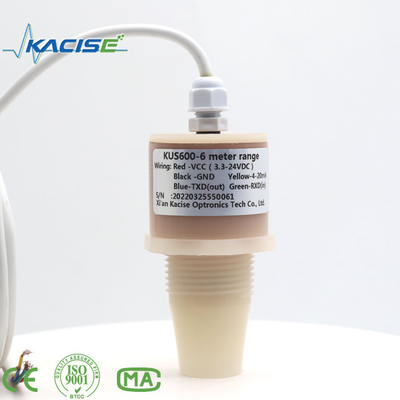 Le capteur à ultrasons KUS600 en PVDF/PTFE est utilisé pour mesurer la distance et le niveau du liquide.
